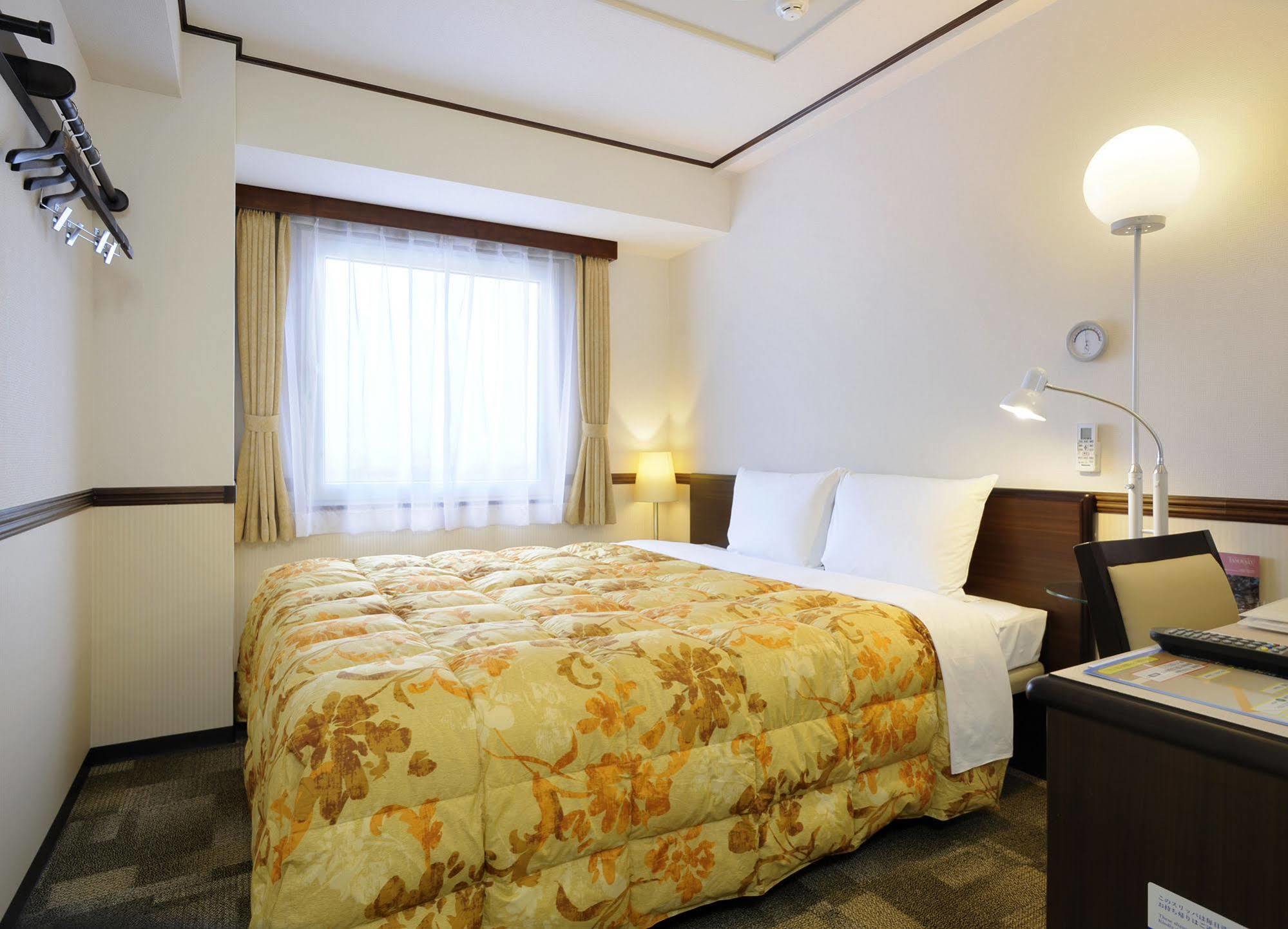 Toyoko Inn Sakudaira-Eki Asama-Guchi Exterior foto
